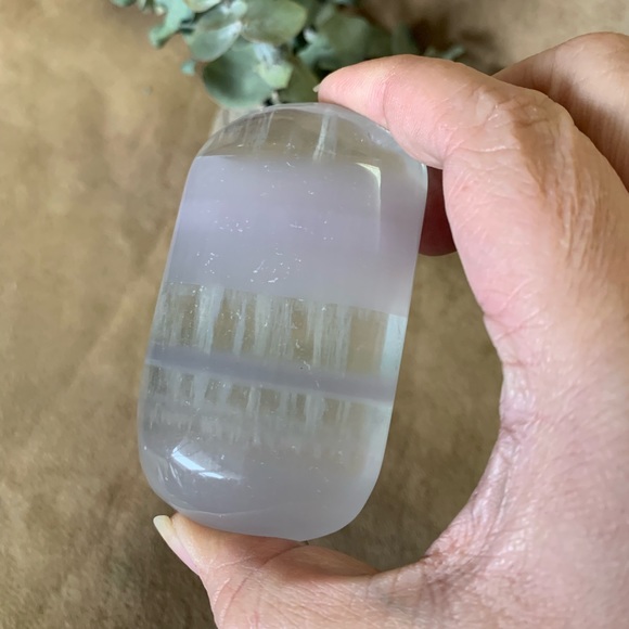 Yttrium Lavender Fluorite Palmstone - Picture 3 of 5